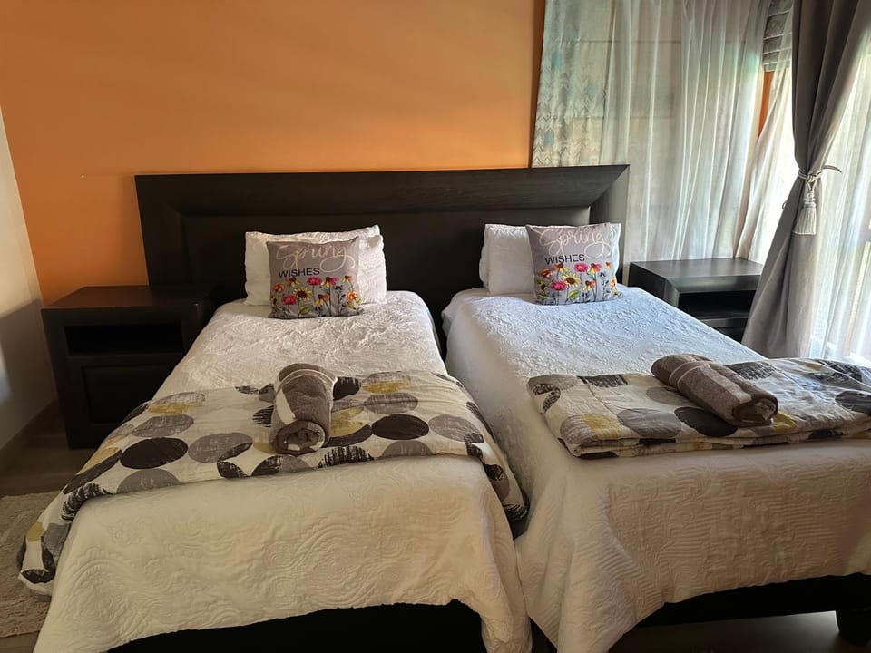 Peaceful picturesque Pecanwood Villa in Gauteng