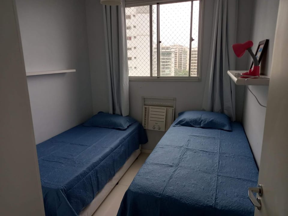 Bed, air conditioner
