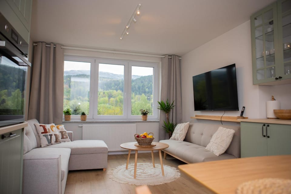 Communal lounge/ TV room, TV and multimedia, Living room, Seating area