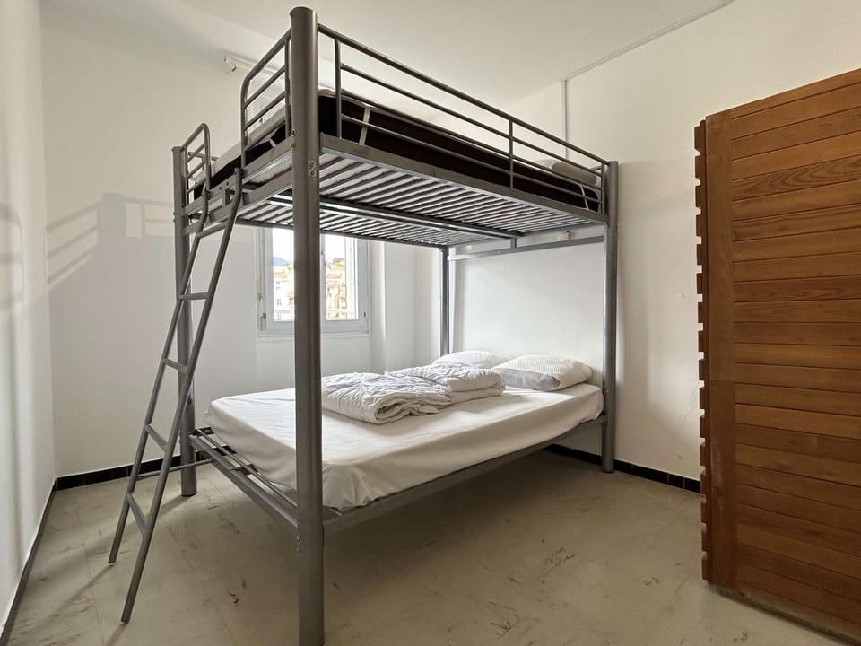 Bed, Photo of the whole room, Bedroom, bunk bed