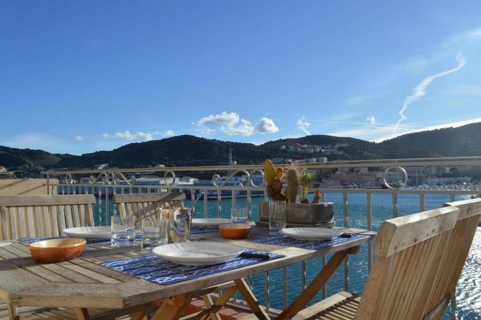 Natural landscape, View (from property/room), Balcony/Terrace, Sea view