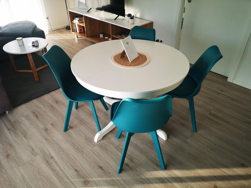 Dining area, Food