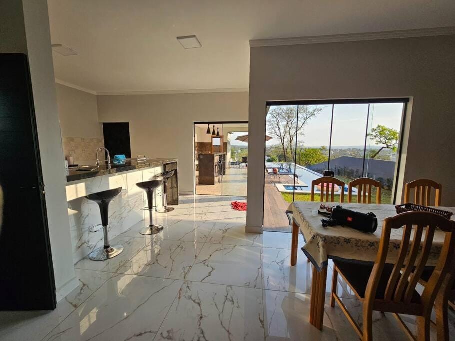 Kitchen or kitchenette, Living room, Seating area