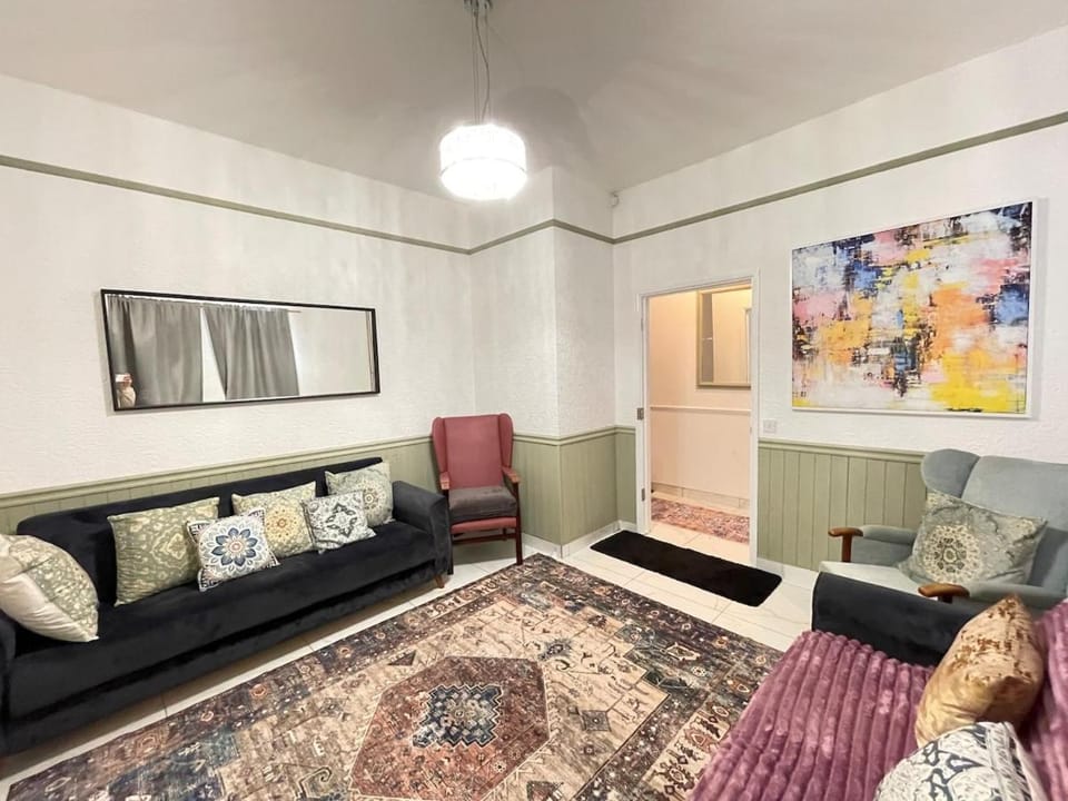 5 Bedroom House - 10 Beds - City Centre - Parking House in Cardiff