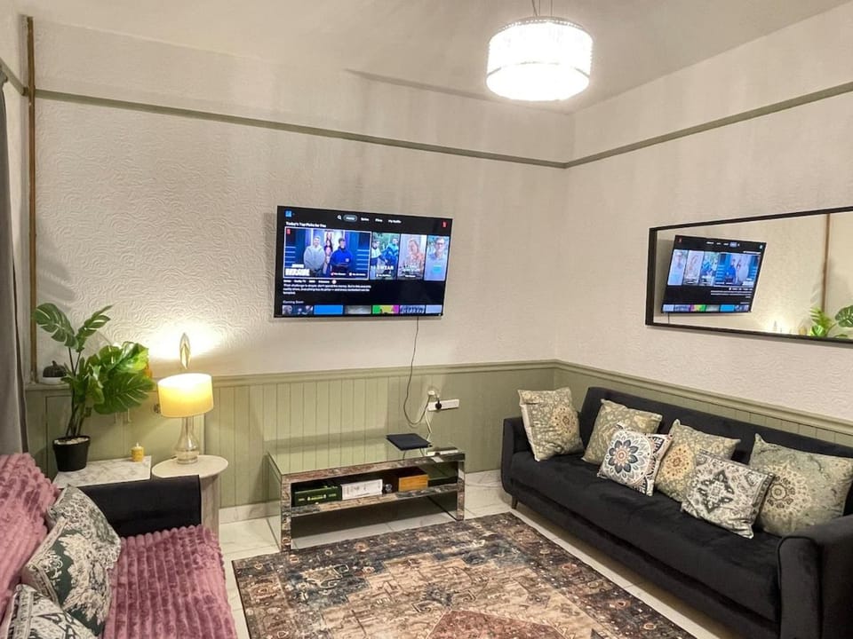5 Bedroom House - 10 Beds - City Centre - Parking House in Cardiff