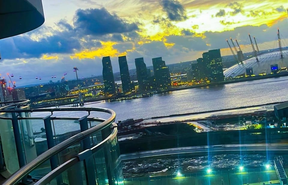 Luxury 1 Bedroom Apartment In London with Free parking Apartment in London