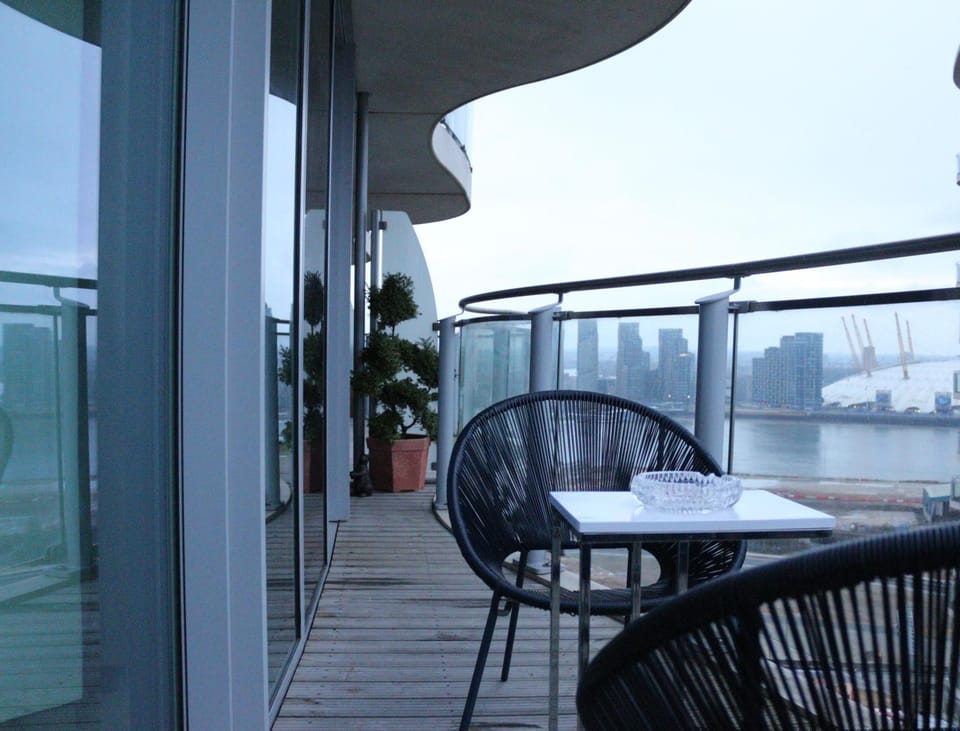 Luxury 1 Bedroom Apartment In London with Free parking Apartment in London