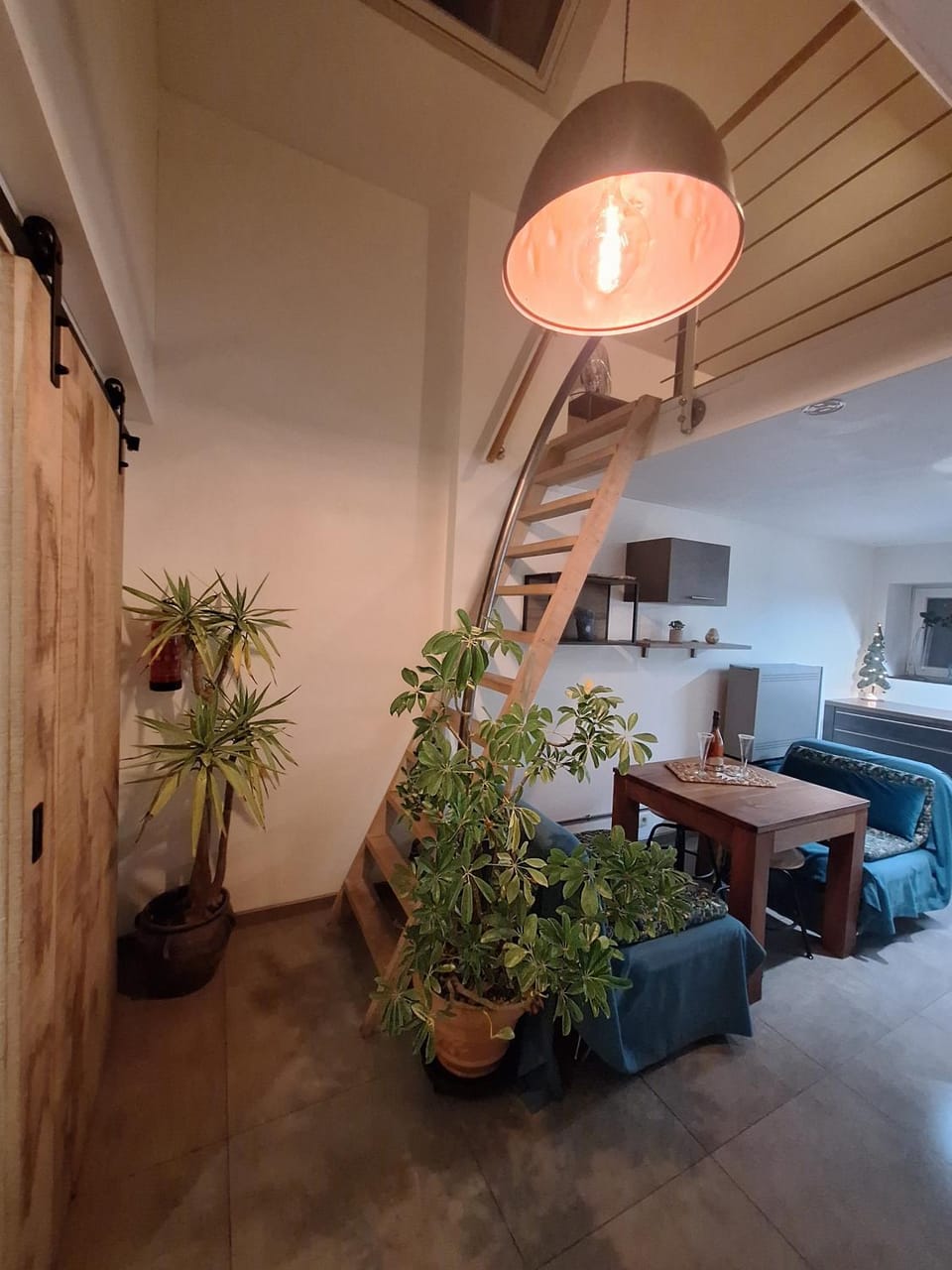 Seating area, Dining area