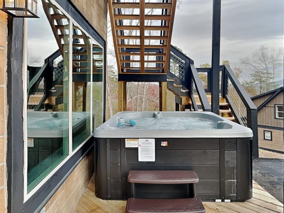 Natural landscape, Hot Tub, Balcony/Terrace, Autumn