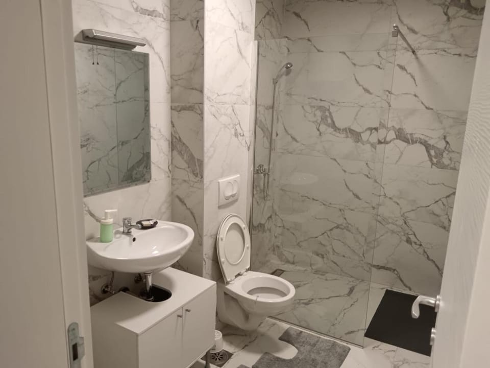 Shower, Toilet, Bathroom