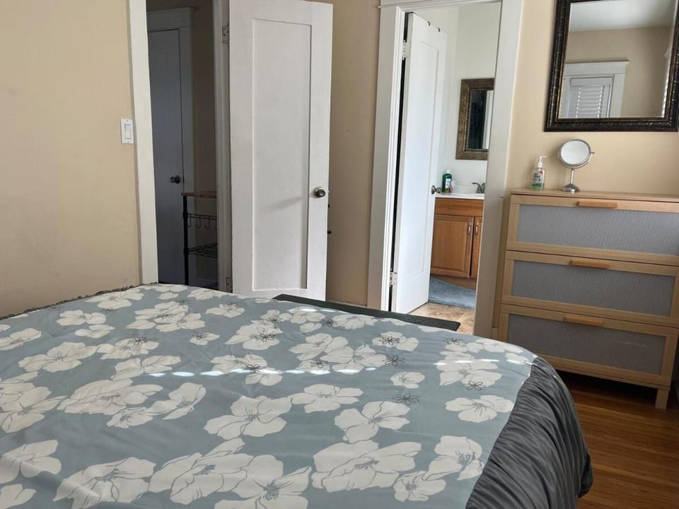 Cozy One Bedroom Apartment Apartment in Los Angeles
