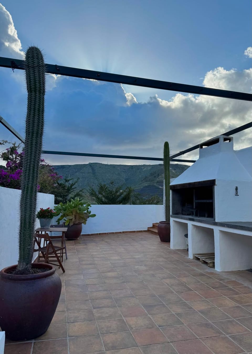 Patio, Day, Natural landscape, BBQ facilities, BBQ facilities, View (from property/room), Balcony/Terrace, Mountain view