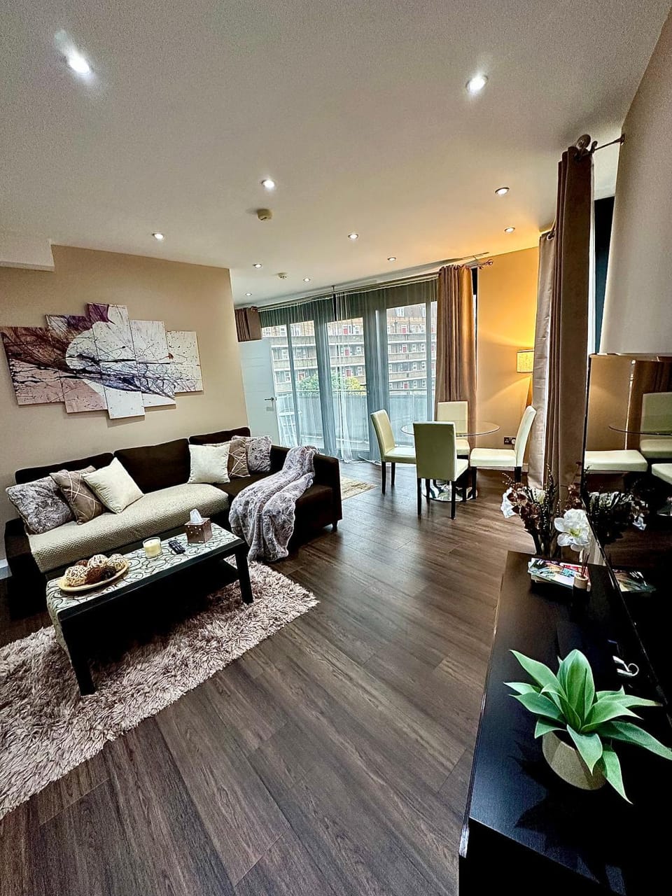 TV and multimedia, Living room, Seating area