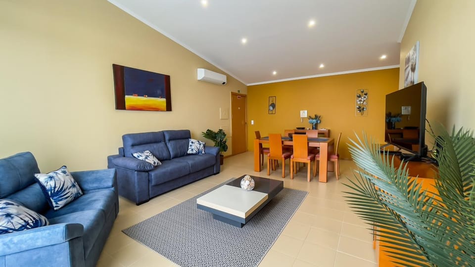 TV and multimedia, Living room, Dining area, air conditioner