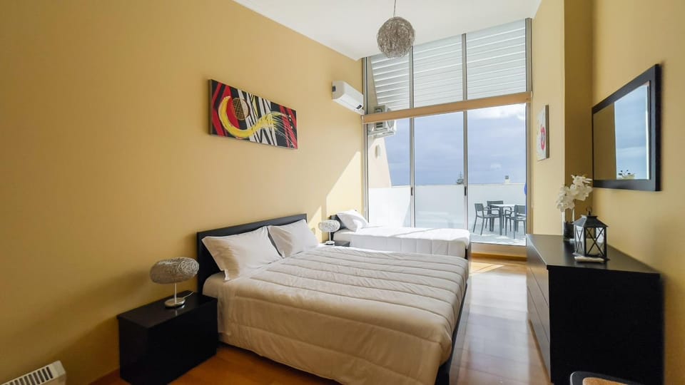 Bed, Balcony/Terrace, Photo of the whole room, Bedroom, air conditioner