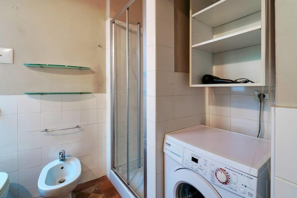 Shower, Toilet, Bathroom, washing machine