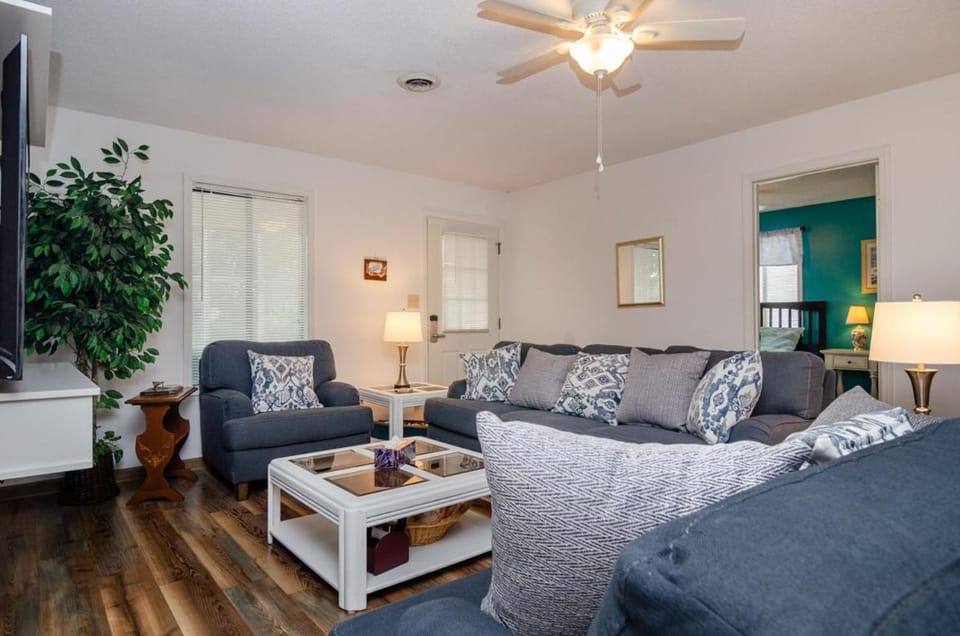 Sunny Vacations Cottage by Bryant Real Estate House in Kure Beach