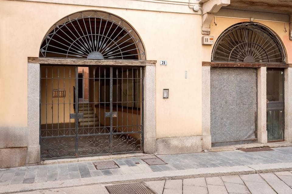 Facade/entrance, Day