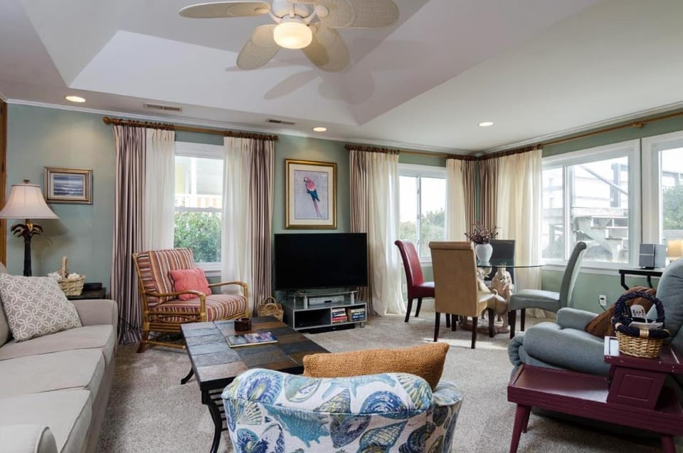 Good Times by Bryant Real Estate House in Kure Beach