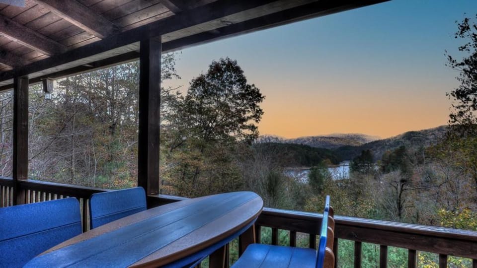 Lakeview Lodge House in Blue Ridge Lake