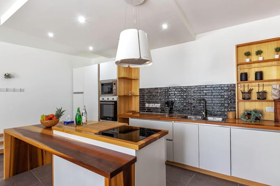 Elegant 2BR Apartment close to Beach and Paceville Apartment in Saint Julians