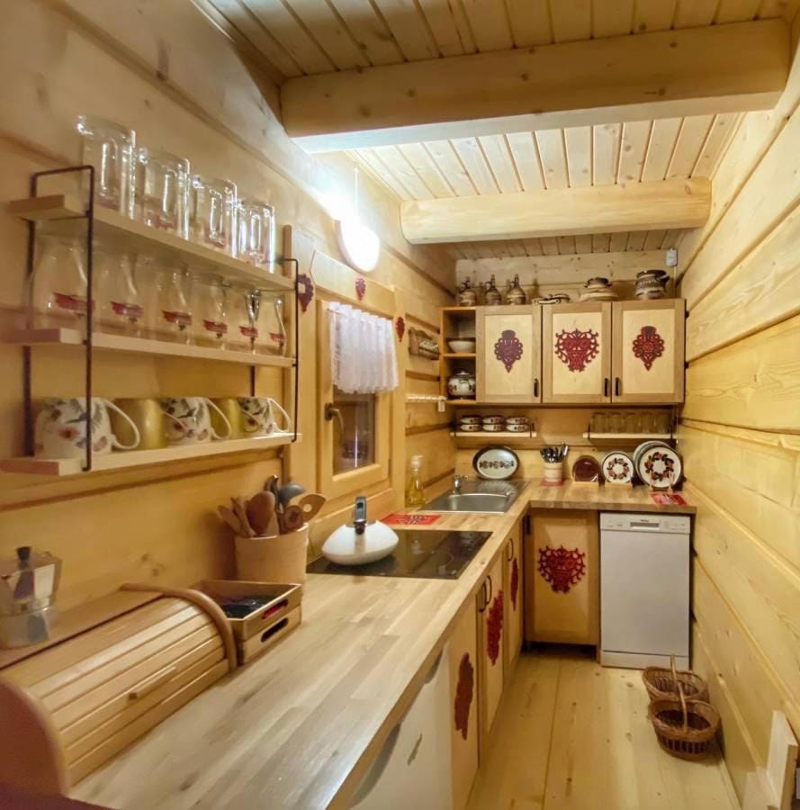 Coffee/tea facilities, Kitchen or kitchenette, pet friendly, stove