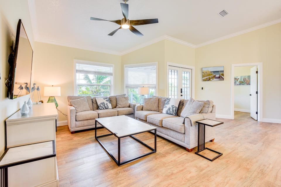 Walk to Ocean: Home w/ Pool in Holmes Beach House in Holmes Beach