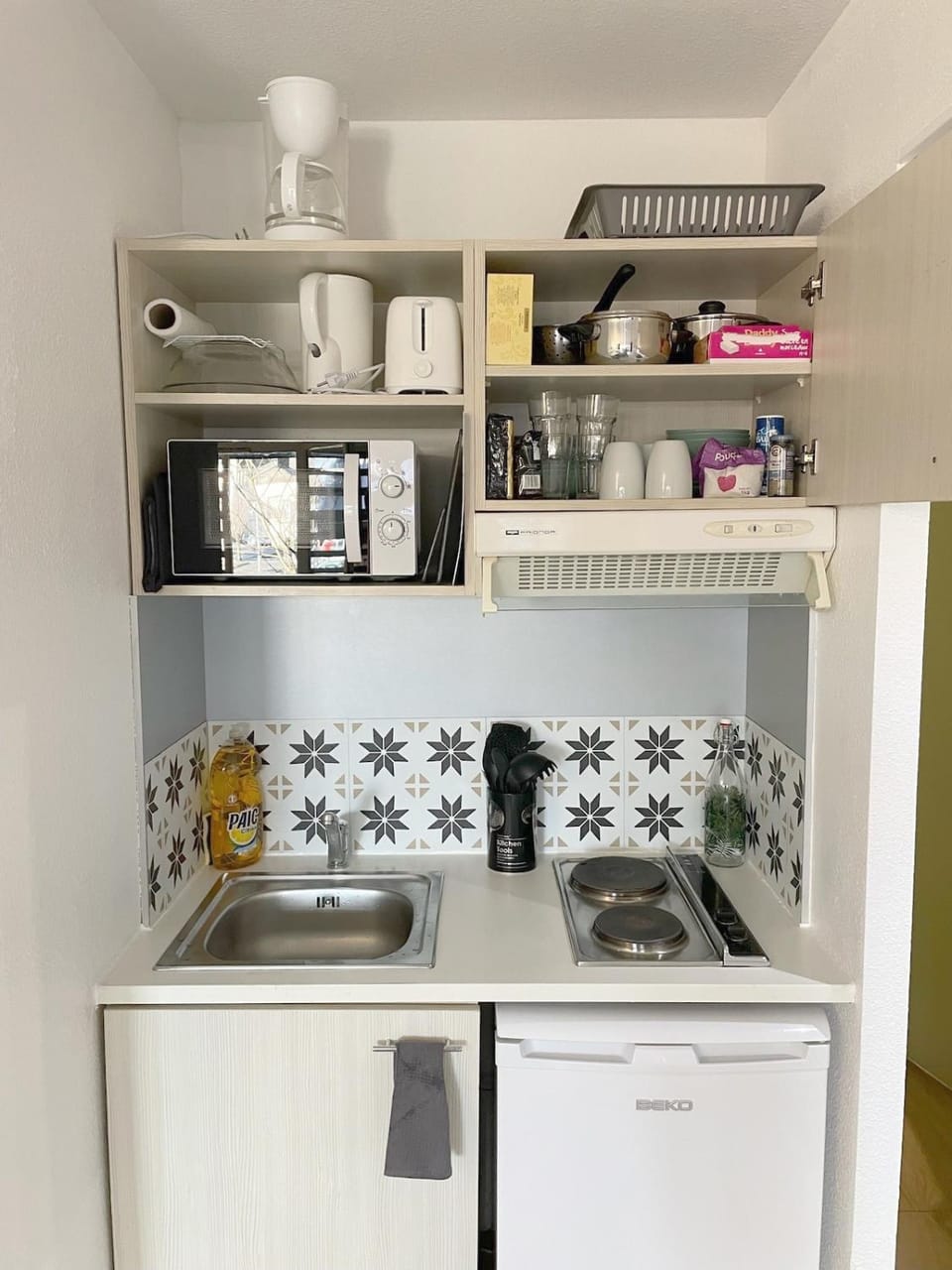 Kitchen or kitchenette