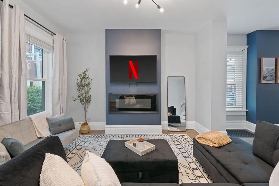 TV and multimedia, Living room, Seating area