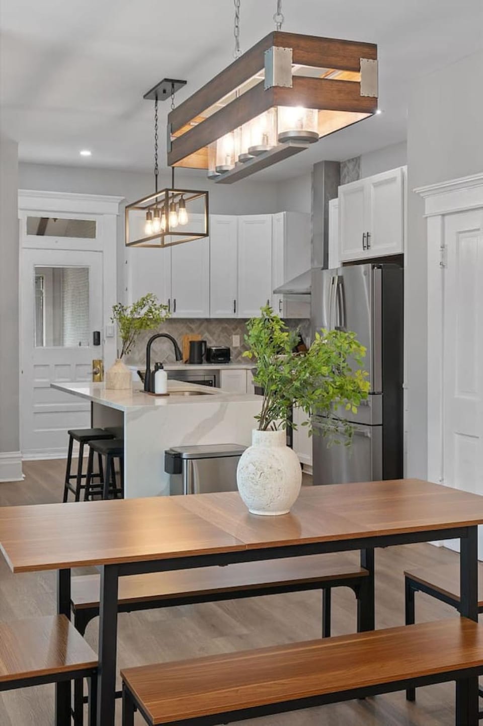 Kitchen or kitchenette, Dining area, dishwasher