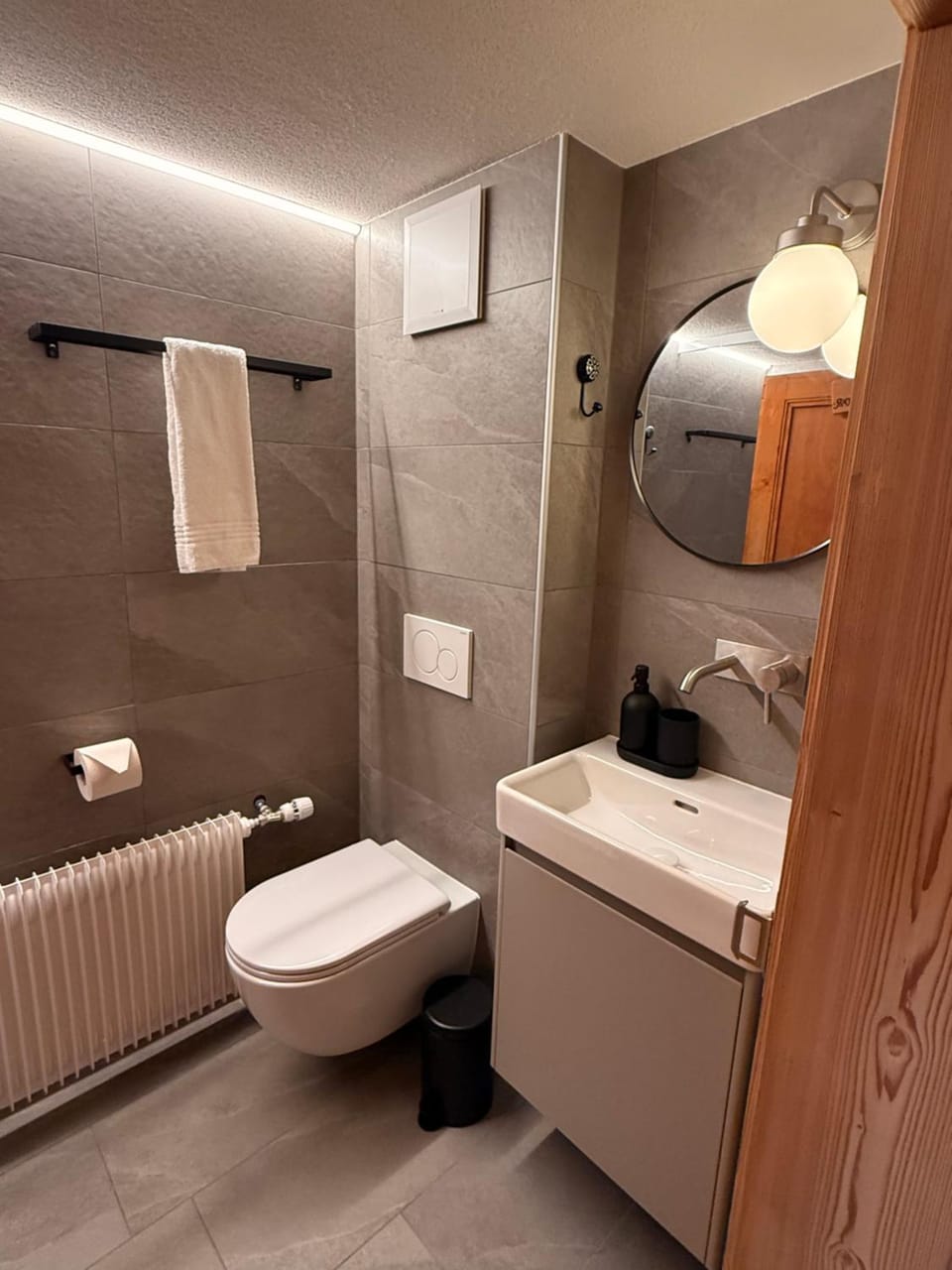 Shower, Bathroom, towels