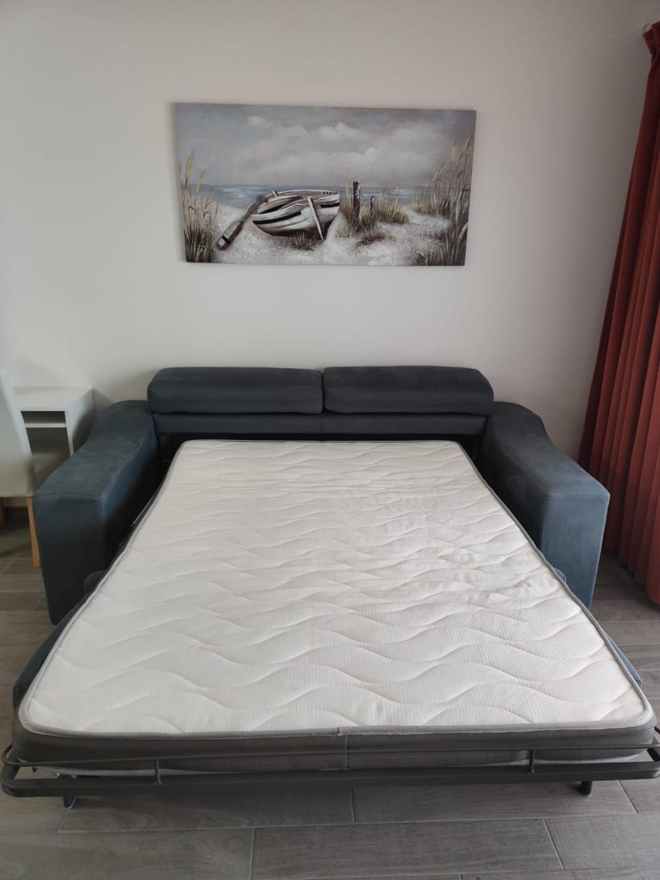 Bed, Living room