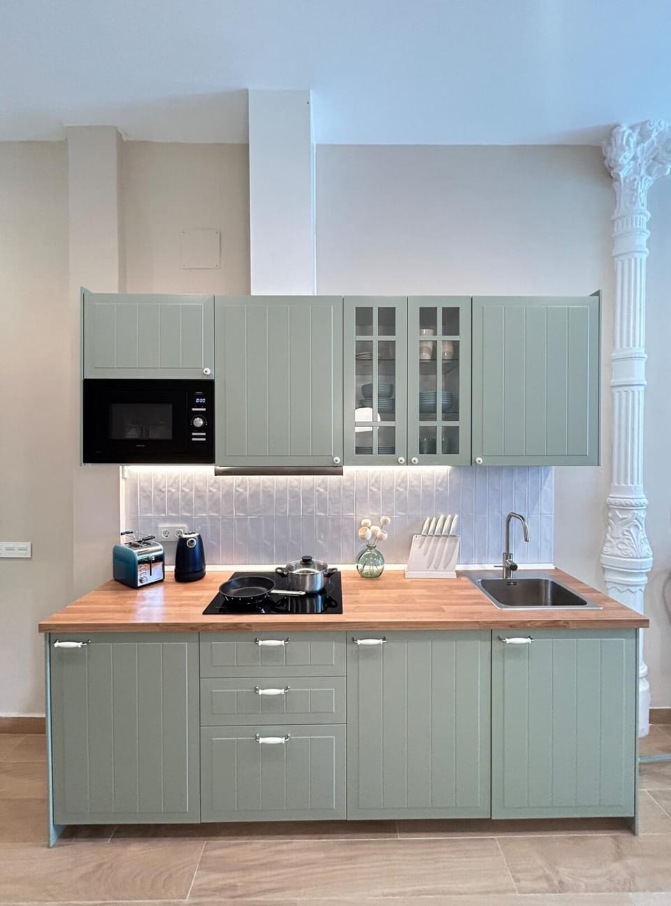 Kitchen or kitchenette
