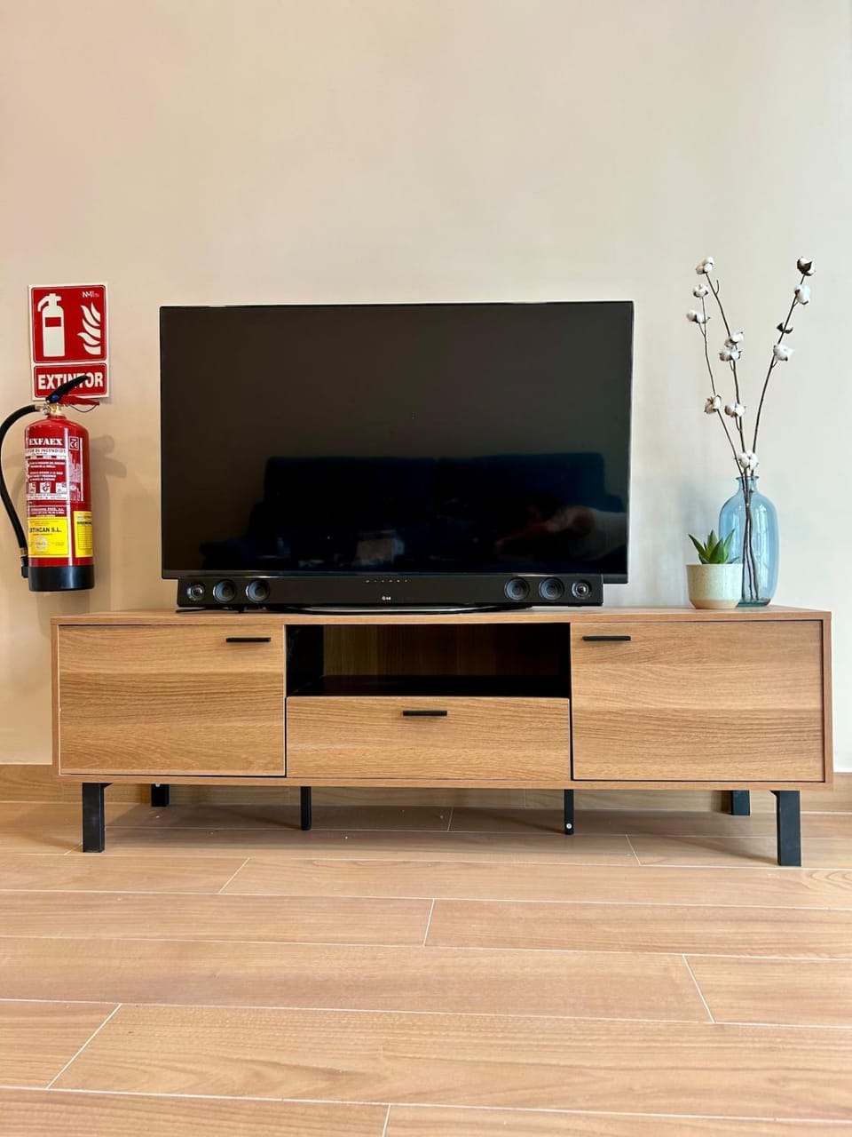 Communal lounge/ TV room