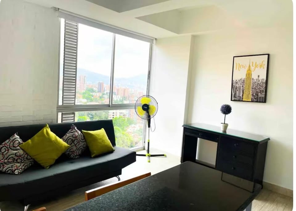 Apartaestudio en el poblado cerca a Povenza 241 Apartment in Medellin