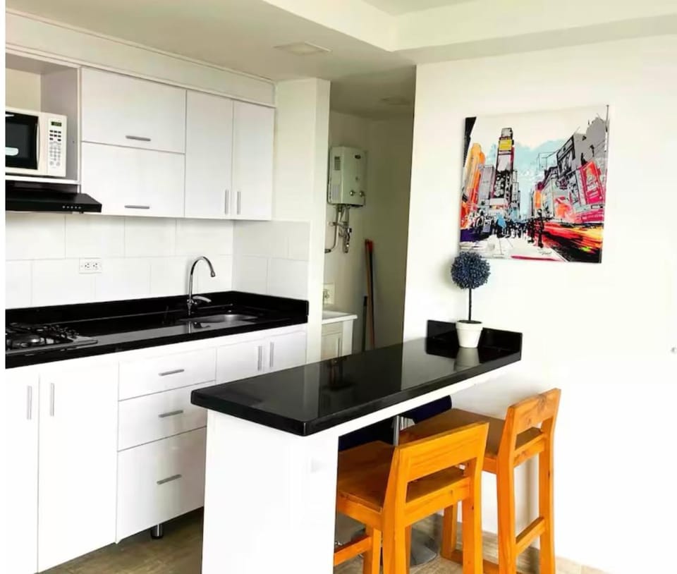Apartaestudio en el poblado cerca a Povenza 241 Apartment in Medellin