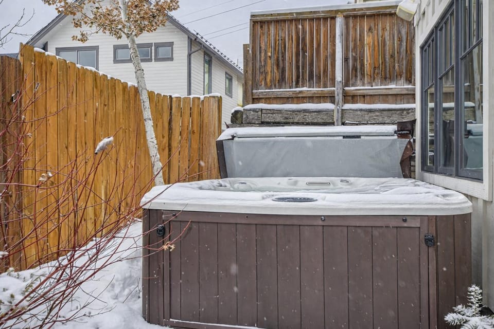 916 Empire Skiers Secret by SkyRun Park City House in Park City