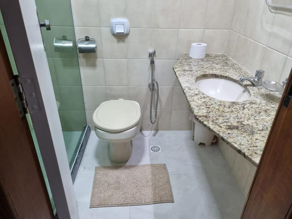 Apto aconchegante frente pra rua Apartment in Guarapari