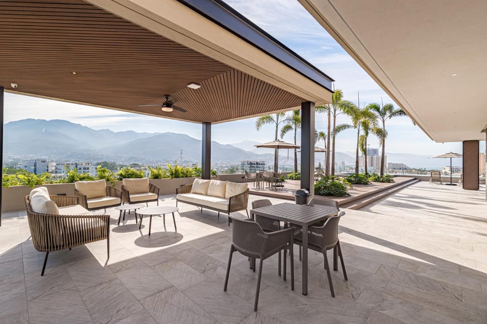 Natural landscape, Balcony/Terrace, Seating area, Mountain view