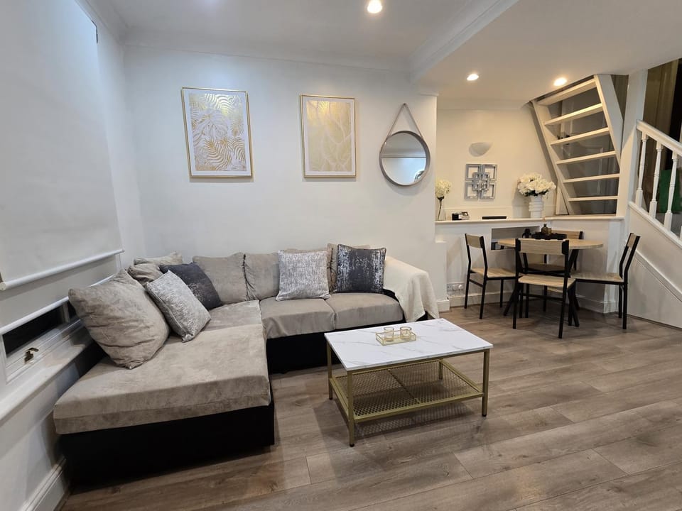 Living room, Seating area, Dining area