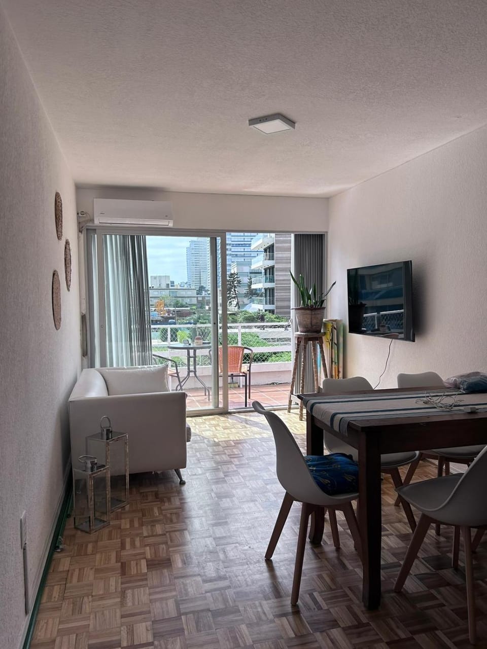 Vista al mar desde la cama en Playa Brava con cochera Apartment in Punta del Este