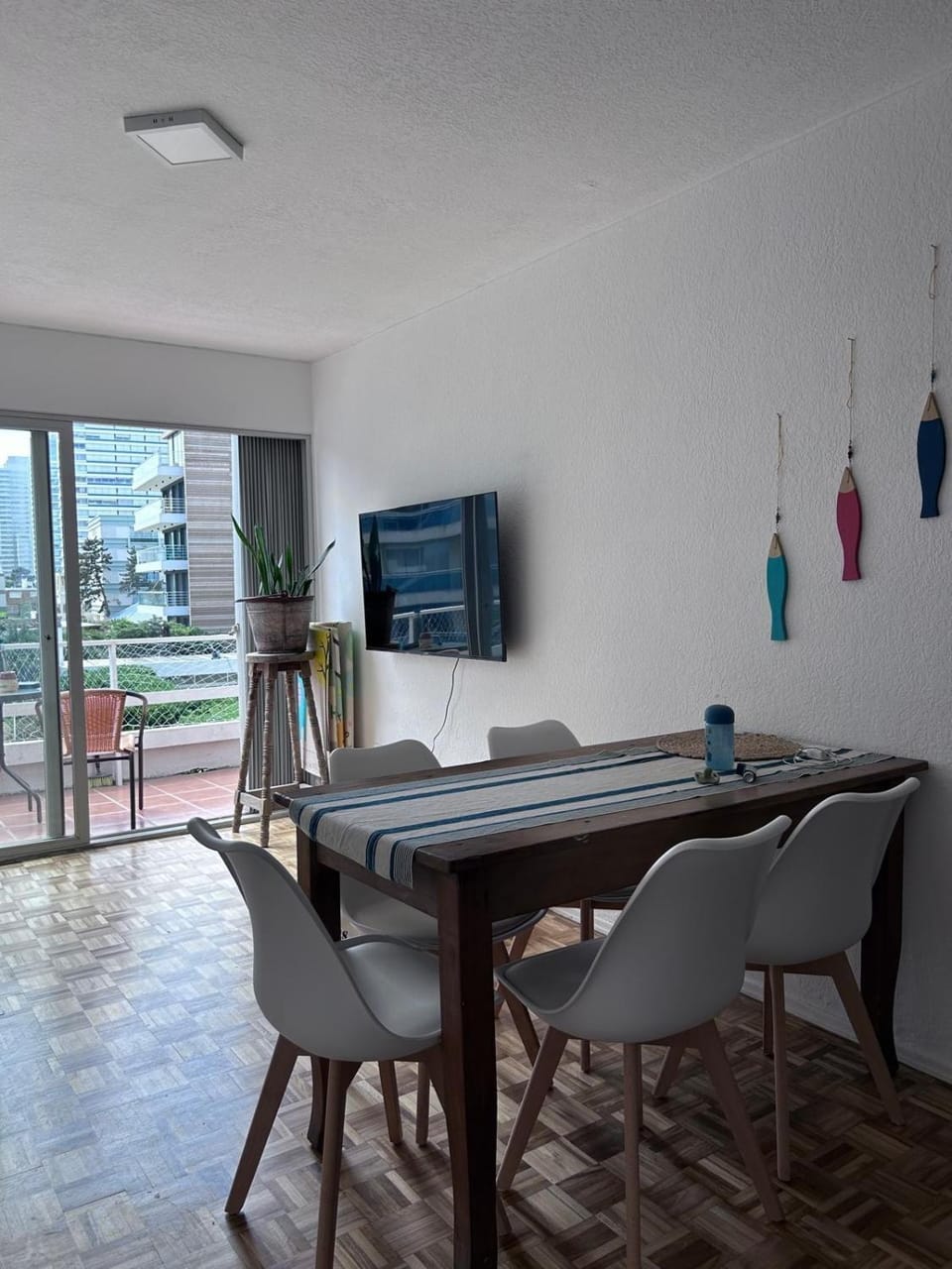 Communal lounge/ TV room, TV and multimedia, Living room, Dining area