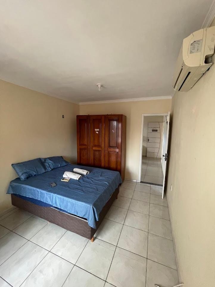 Bed, Bedroom, wardrobe, air conditioner