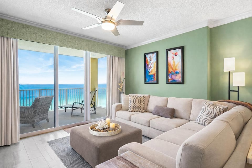 Beachfront Condo Free Beach Chairs Huge Balcony Come Relax! Resort in Panama City Beach