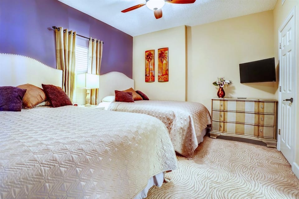 Beachfront Condo Free Beach Chairs Huge Balcony Come Relax! Resort in Panama City Beach