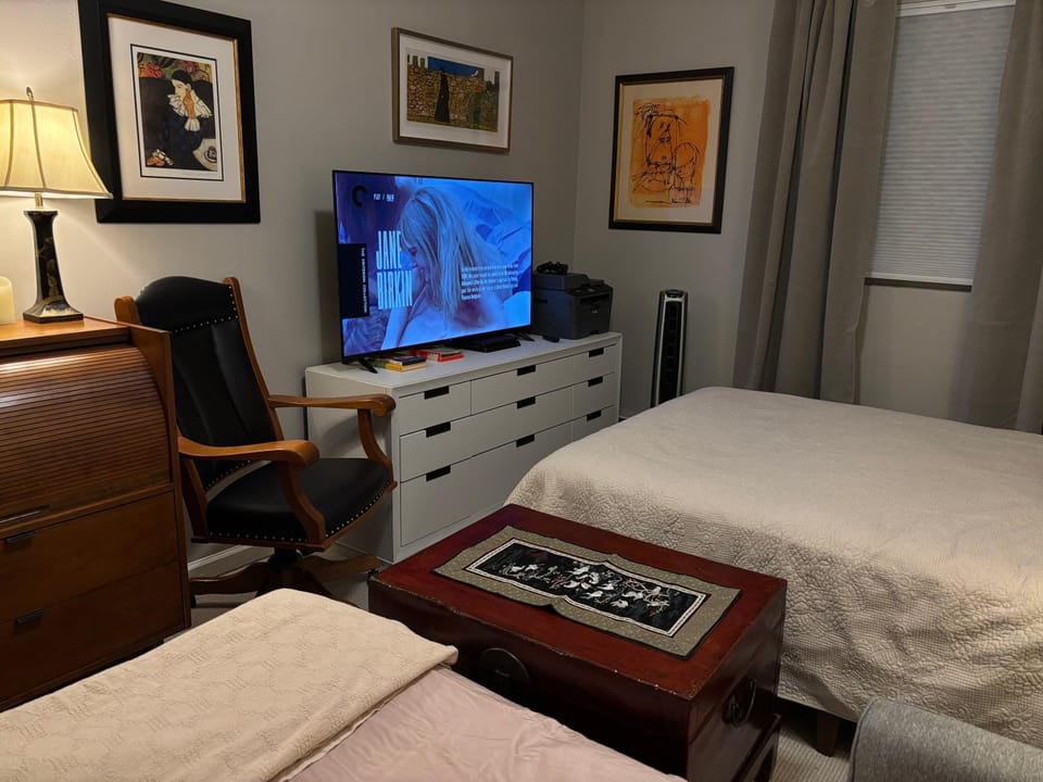 Bed, TV and multimedia