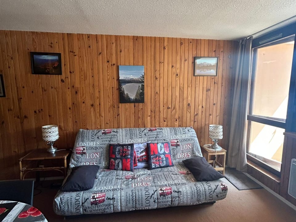 Appartement au pied des pistes à Super Besse - FR-1-814-61 Apartment in Besse-et-Saint-Anastaise