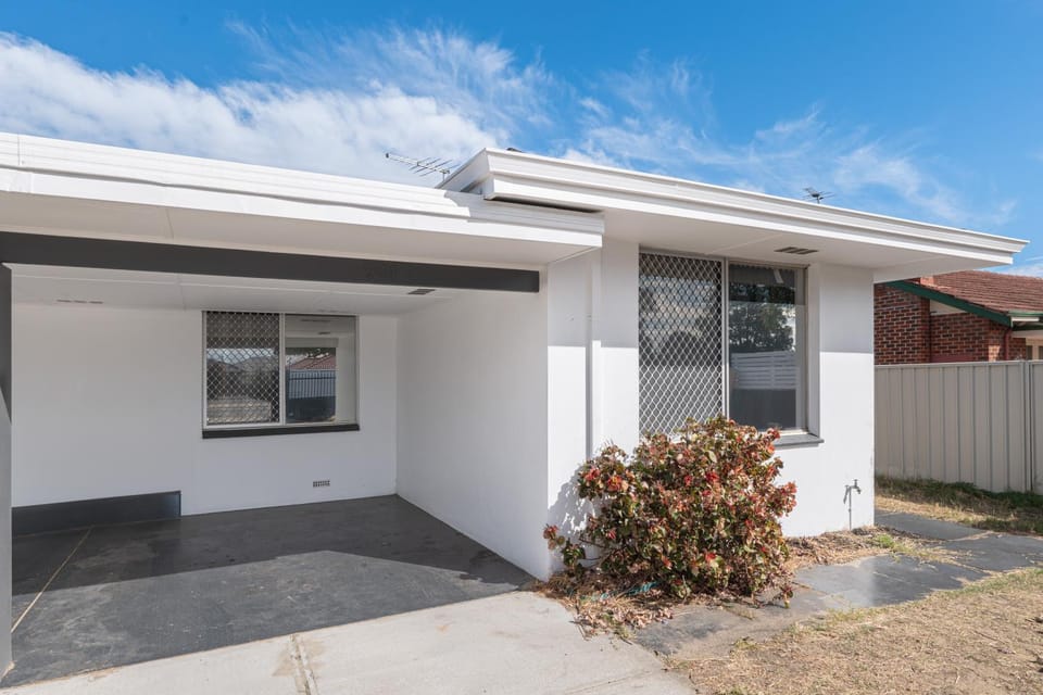 Property building, Day