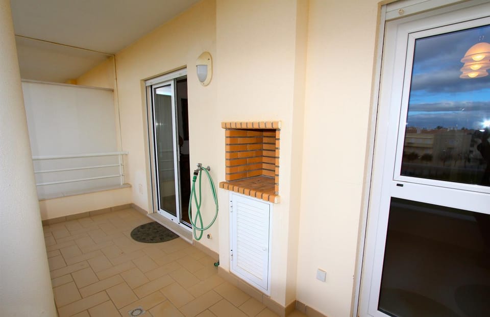 BBQ facilities, Balcony/Terrace, Pool view