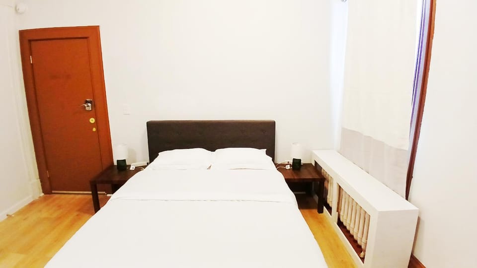 King-bed room with private bath -FREE WIFI-- New London-Mystic Vacation rental in New London